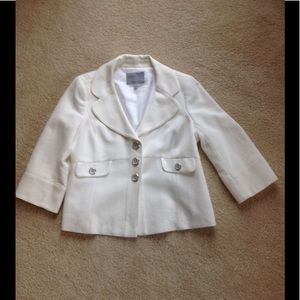 Classiques entire cream color button down, three-quarter sleeve, blazer